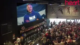 Hertha Fans bei der Vertragsverlängerung mit Pál Dárdai! 🥰