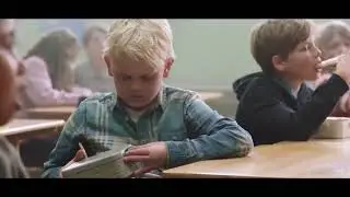 Очень трогательное видео о доброте! Дети делятся едой с голодным одноклассником
