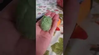 Furar vela para colocar o paviu de forma fácil.
