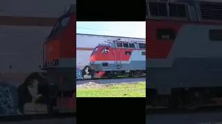 Электровоз ЧС7-097 с приветливым помощником машиниста #shorts