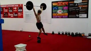Overhead pistol squat 30kg on kettlebell