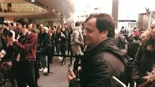 Attempt to Enter Hogwarts in London Platform 9 3/4 Finally Happens Successfully!