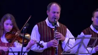 Keturnaujienos liaudiškos muzikos kapela 