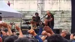 Konser iwan fals feat ariel noah