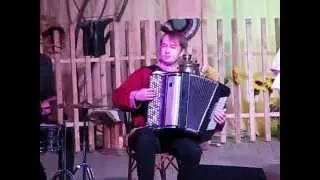 КАРЕЛЬСКАЯ ГАРМОНЬ - Выступление ансамбля СКОМОРОШИНА (2)