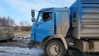 Фольксваген вытащил КАМАЗ