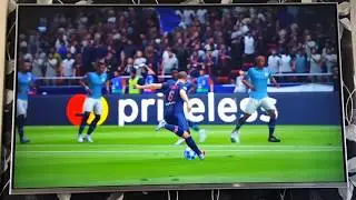 FIFA 19 gaming on a 55 inch 4k tv