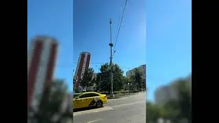 На юго-западе Москвы из громкоговорителя раздаются странные звуки
