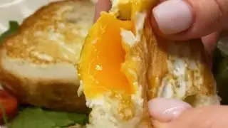 ГРЕНКИ из хлеба С ЯЙЦОМ внутри на сковороде рецепт