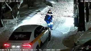 18.12.2022 Škoda Rapid Р436ТН33 Водитель такси Яндекс Go сломал шлагбаум