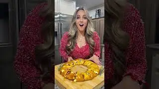 Easy Holiday Appetizer: Cranberry Brie Crescent Ring