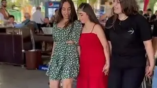 Böyle bir halay başı görmediniz