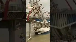 ОГРОМНЫЙ ПАРУСНИК ВРЕЗАЛСЯ В МОСТ.