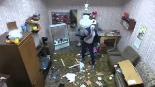 Разъяренный менеджер устроил дебош!