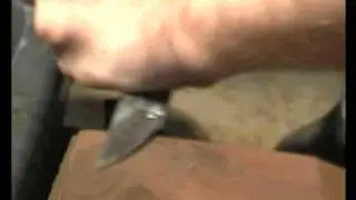 Making katana, polishing of the blade 3/5