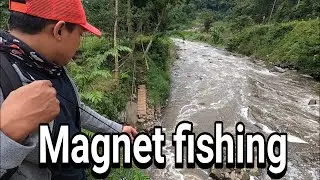MAGNET FISHING DI SUNGAI ARUS DERAS ||METAL DETECTING NGOEK