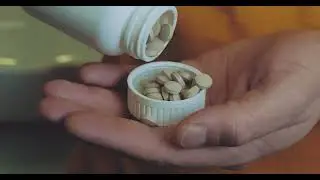 pours man | 4K Footage