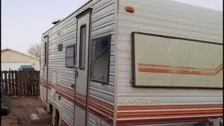 My $800 Living Quarters (Camper Tour/ First Impressions)