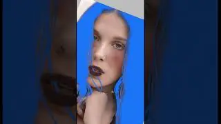 Millie Bobby Brown with blue hair😍