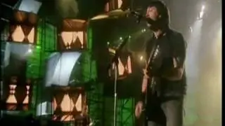 Foo Fighters - Tie your mother down