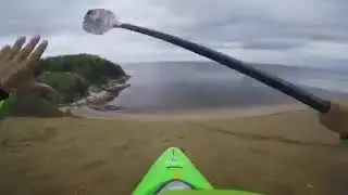 Гребля на байдарке по песку, жесть