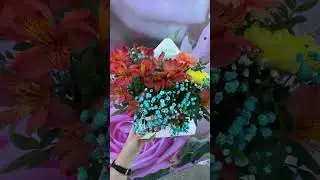 Законвертила цветы🧘‍♀️ #букет #flowers #цветы #флористика #упаковка #флористикадляначинающих
