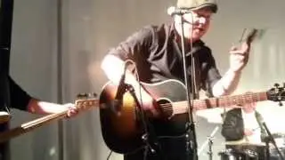 Fan-fight när Billy Opel & Anders Larsson trio spelar i Mellsta, Borlänge - 2013-07-19