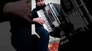 Одинокий пастух на миди