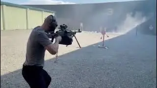 ХАМЗАТ ЧИМАЕВ СТЕЛЯЕТ ПУЛЕМЁТ ВСЕГДА ЗАРЯЖЕН 😍