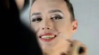 ЖЕНА ДЕЛАЕТ МАКИЯЖ ДРУГУ! БРУТАЛЬНАЯ КРАСОТКА!