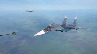 Russian Su-34 refueling by Il-78