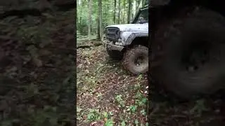 УАЗы месят грязь