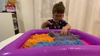 Николь ведёт раскопки