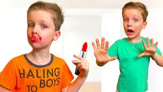 Андрей играет в профессию как няня с маленьким
