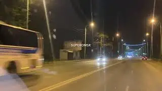 Ночью в Омске засняли кортеж автобусов под сопровождением силовиков