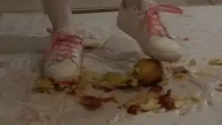 Pears crushing with Hello Kittys