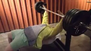 BENCH PRESS 12 x  140KG BANKDRÜCKEN 12 x  140KG