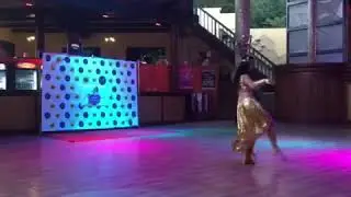 Восточный танец с канделябром на вечеринке в Киеве