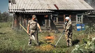 НАШЛИ КЛАД в заброшенной деревне. Восстанавливаем дедовский дом