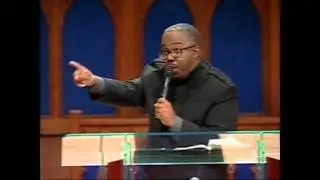 Dr. E. Dewey Smith welcomes Pastor Elliott Ivey to the House of Hope Atlanta.
