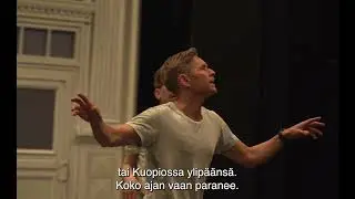 Haastattelussa Homma Hoituu musikaalin koreografi Aleksi Seppänen
