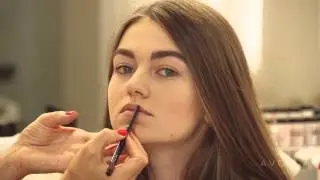 Визуальная коррекция тонких губ от Avon