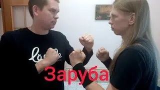Заруба. Шаурма, сосиска в тесте. Пирожок с луком и яйцом. Много мучного. Было тяжело 😉