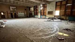 ABANDONED EAST SIDE #DETROIT SCHOOL - HUTCHINSON (Video cuts at 9:24) #exploremore #urbex