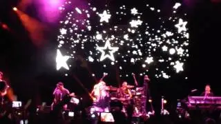 Avril Lavigne - Girlfriend (Live at Citibank Hall - 29/04/14)