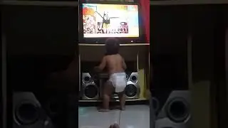 Arthur😍dançando Anita!  Paradinha! 😂