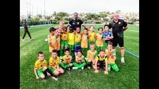 U8 Plan de Cuques sur scéne au stade Monnet