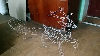 Олень из проволоки с санками к Новому году