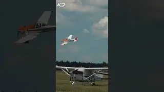 Дух захватывает! Самолёт на авиашоу сбрасывает зрителям 300 литров воды. Cessna 188  #aviation