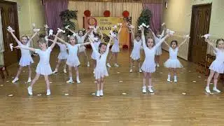 Танец на ДЕНЬ ПОБЕДЫ  "БЕЛЫЕ ПТИЦЫ" старшая группа